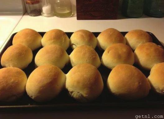 Cooking French Bread Rolls to Die For