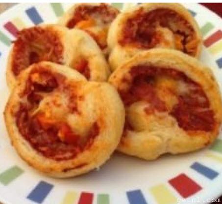 Cooking Pizza Scrolls